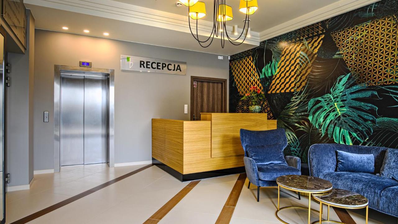 Hotel Brzozowka ブスコ・ズドロイ エクステリア 写真