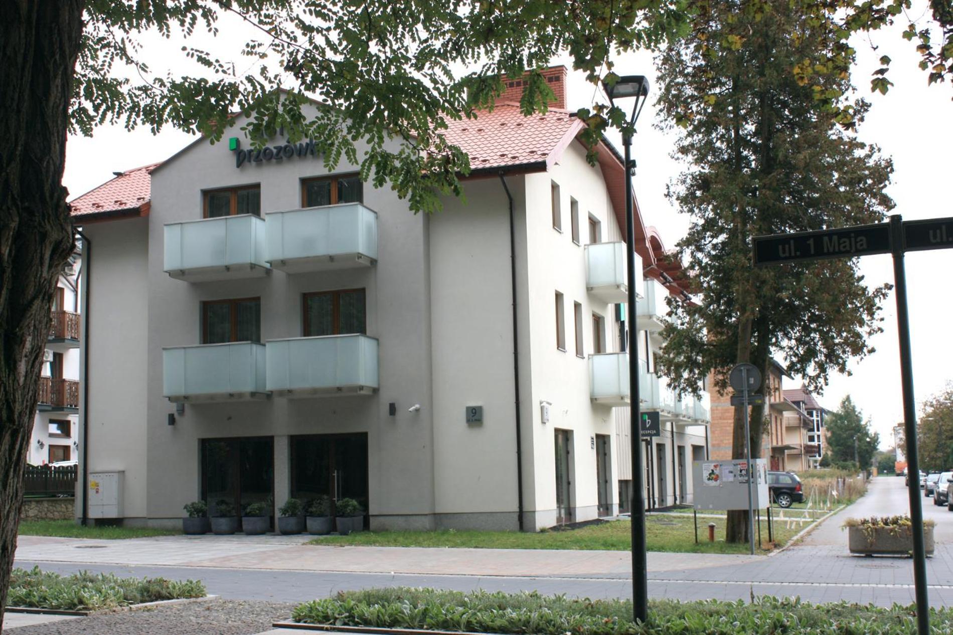 Hotel Brzozowka ブスコ・ズドロイ エクステリア 写真
